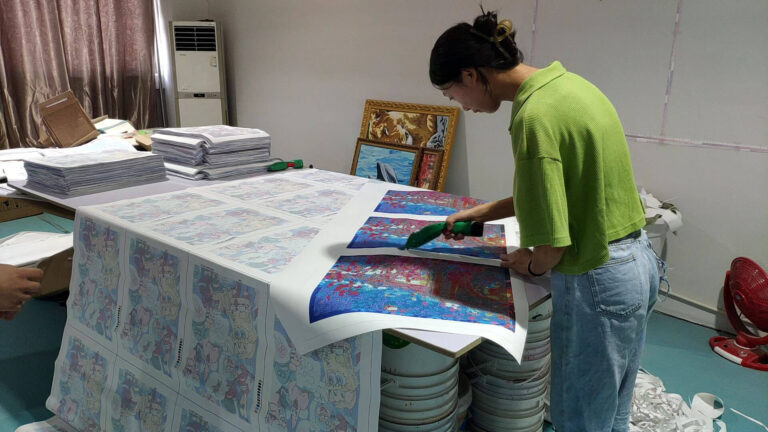Read more about the article Sourcing Large Diamond Painting Kits: B2B Sourcing Guide